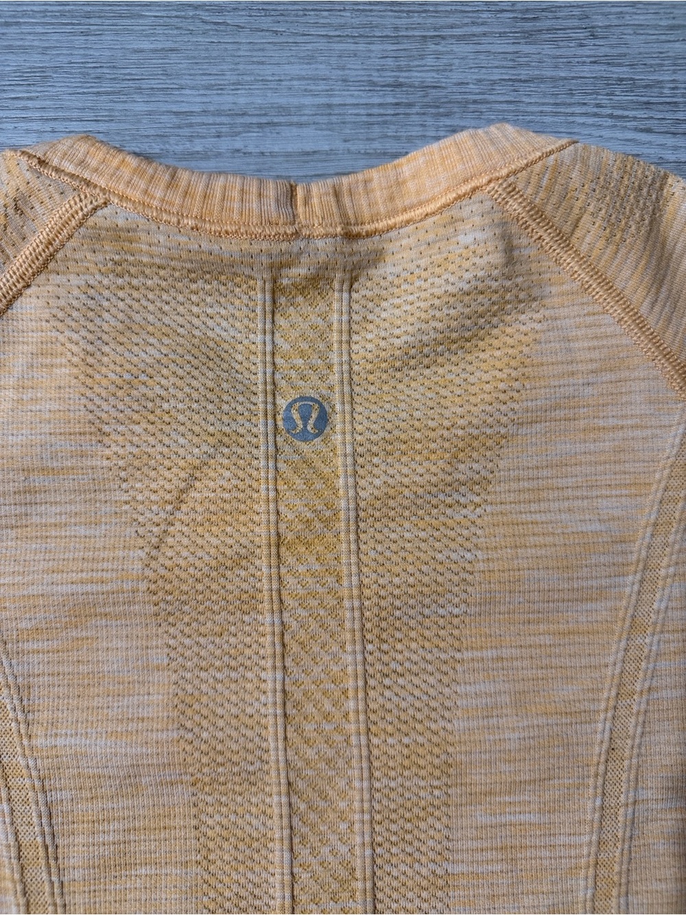 Women’s Lululemon swiftly tech short sleeve 🧡 - Picture 7 of 7